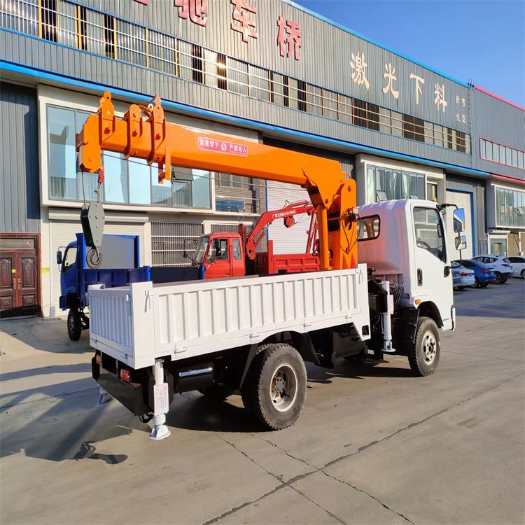 北辰区三轮随车吊定制 农用改装机自备吊中瑞长期出售